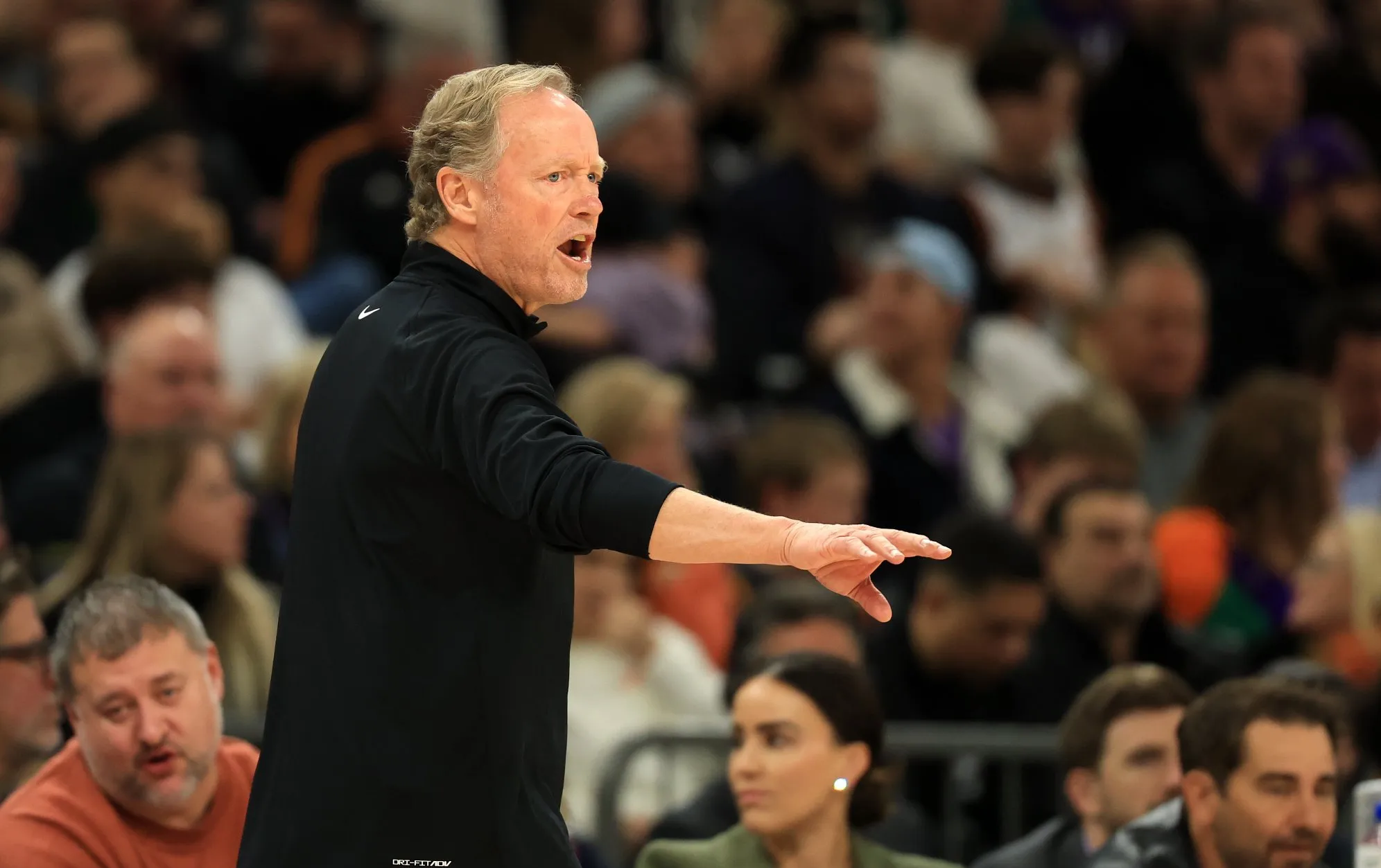 关于雄鹿主教练布登霍尔泽训练强度加大的信息 关于雄鹿主教练布登霍尔泽训练强度加大的信息