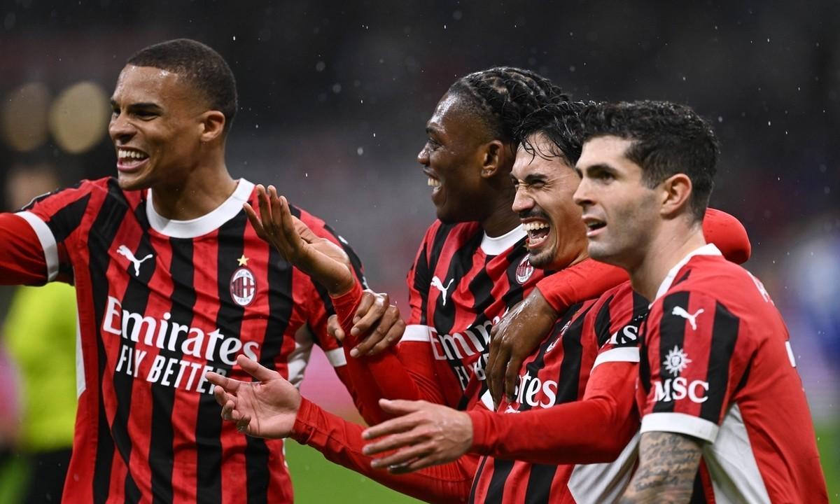 比赛节奏迅猛，球员们斗志昂扬